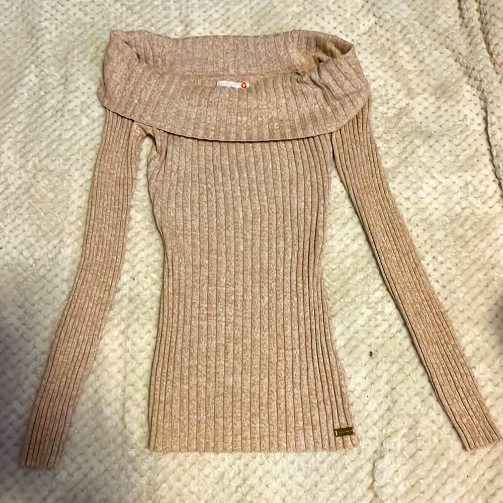 Women’s Guess long sleeve tan sweater. XS